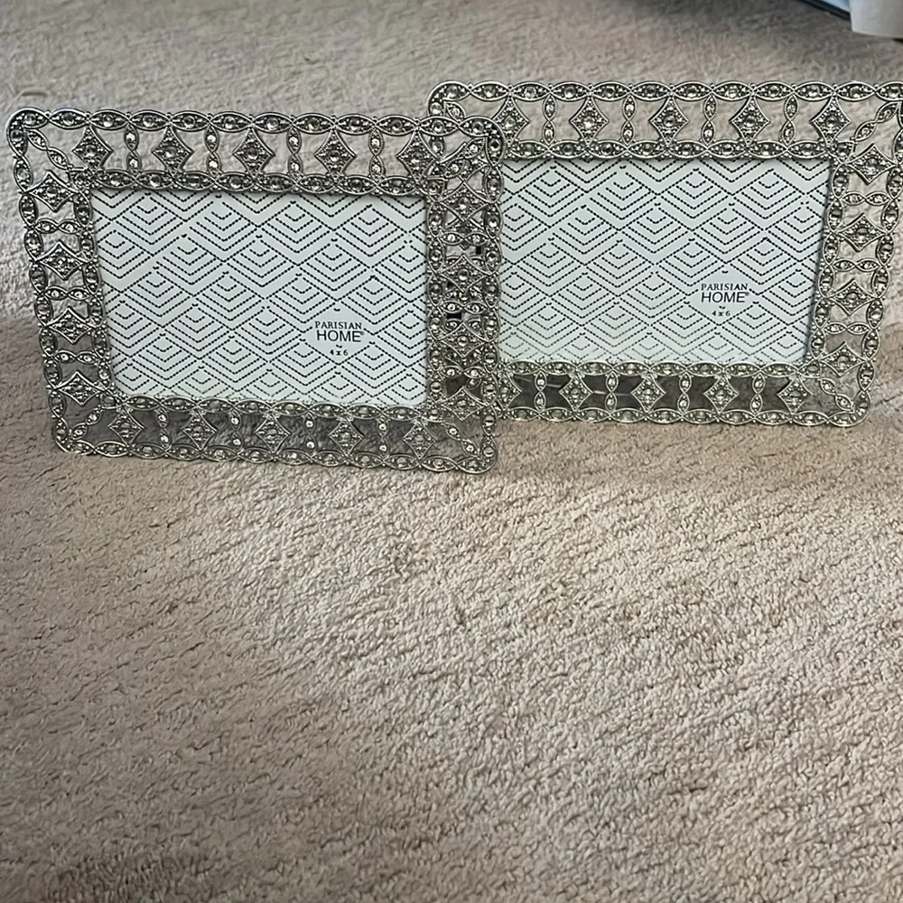 Parisian Works Elegant Silver Photo Frame